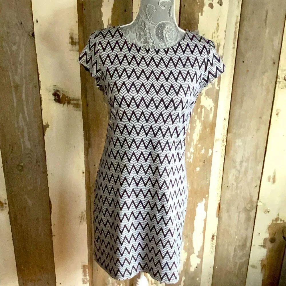 New York & Company casual knit dress